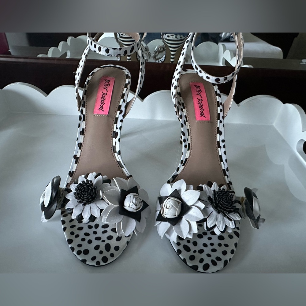 Betsey Johnson Black and White Heels with Floral Embellishments